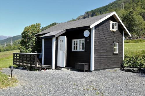 Ullensvang House | Cabin "Rasberry" in beautiful Hardanger
