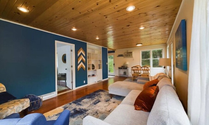 Glenwood Cabin | Cabin with private beach access to Lake Minnewaska