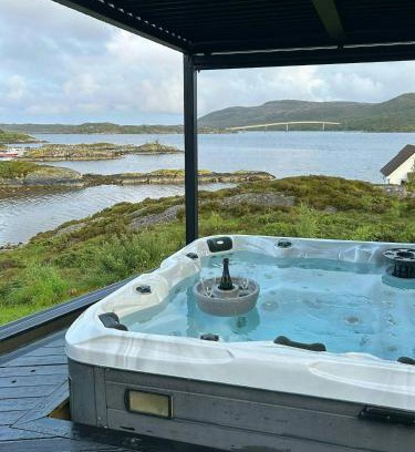 Gulen Municipality House | Cabin With Sea Views In Mjømna