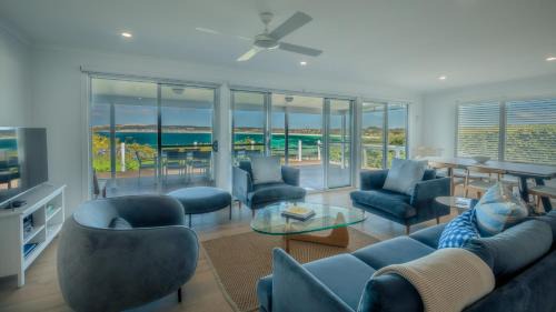 Emu Bay House | Cactus- Spectacular Views On The Ocean Front Pet friendly
