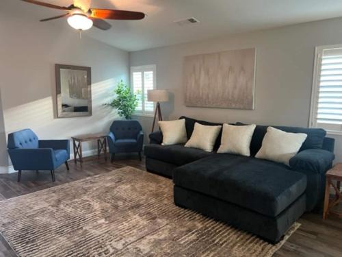 Greenacres House | Cadbury 4BR Outdoor Kitchen Sleeps 8 Peaceful