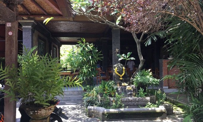 Senggigi House | Cafe Wayan Cottages