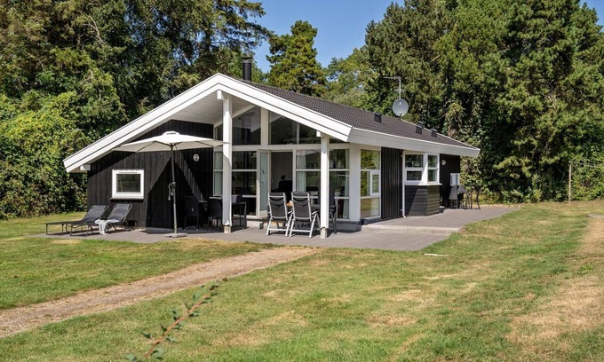 Hov House | "Caia" - 375m from the sea by Interhome