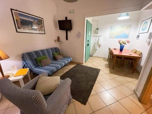 Bagnoli Apartment | Caio Asinio Apartment