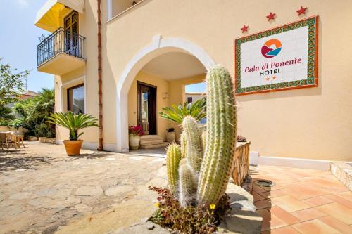 Castelluzzo Hotel | Cala di Ponente