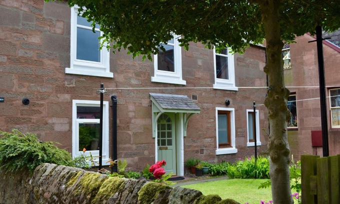 Alyth House | Caliburn
