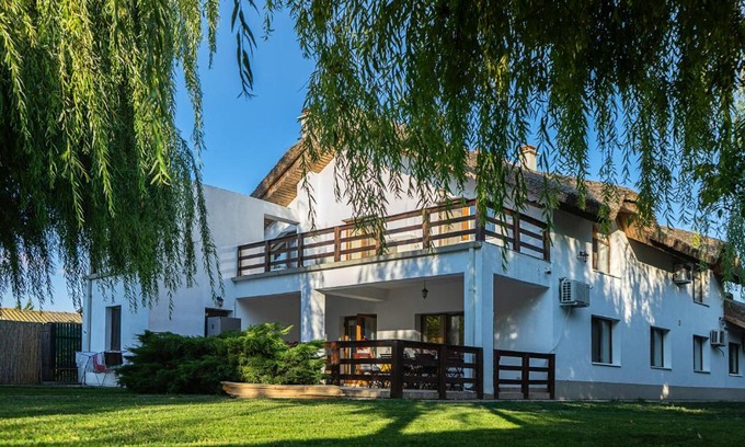 Chilia Veche House | Califarul Alb