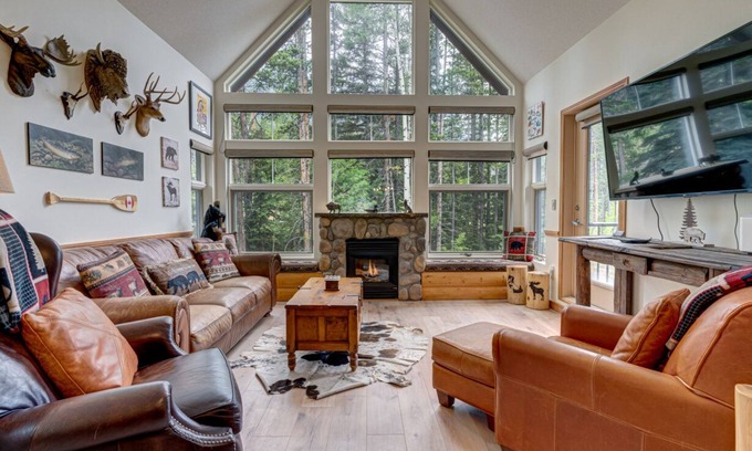 Canmore Condo | Call to the Wild in Canmore!