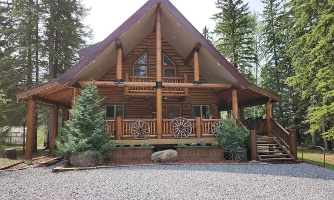 Division No. 11 Cabin | Calling all Hunters Log Cabin on the River!