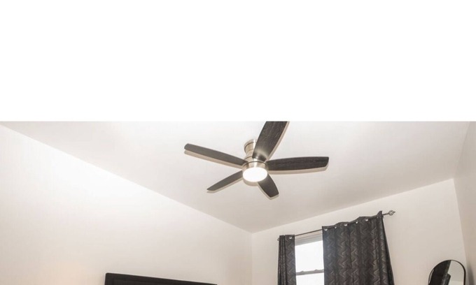 Canarsie House | Calm 1-bedroom private room located in a house in Brooklyn with AC, WiFi