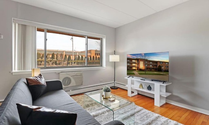 Arlington Heights Apartment | Calm & Cozy 1BR Apt in Arlington Heights - Salem 5A