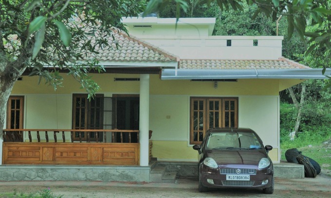 Quilon House | Calm, Lake-facing, Clean Villa/Rooms