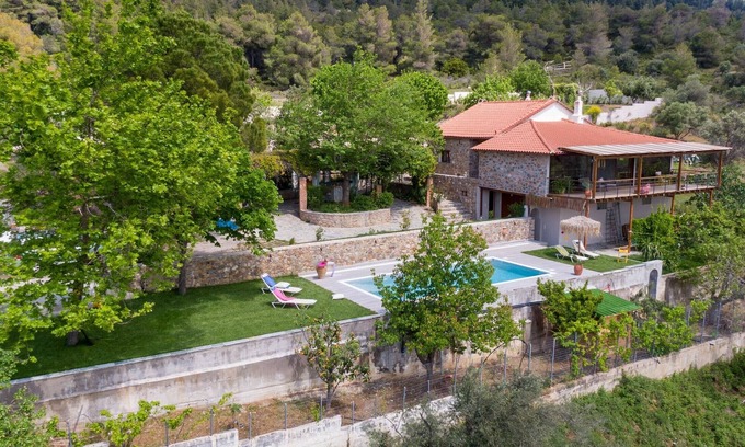 Paradise Beach Villa | Calypso Villa With Jacuzzi Pool & Sea View