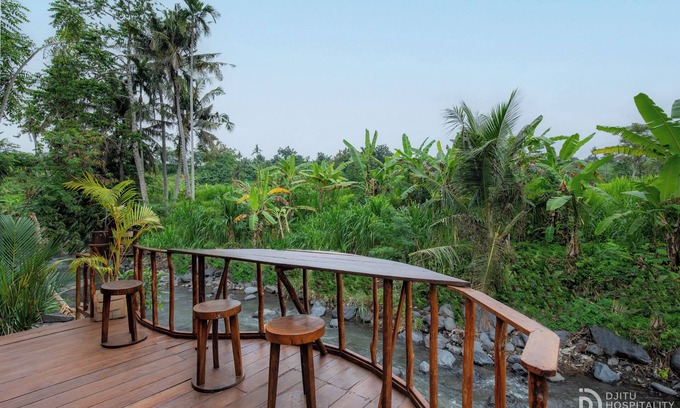 Tumbu Village Bed & Breakfast | Camani Glamping