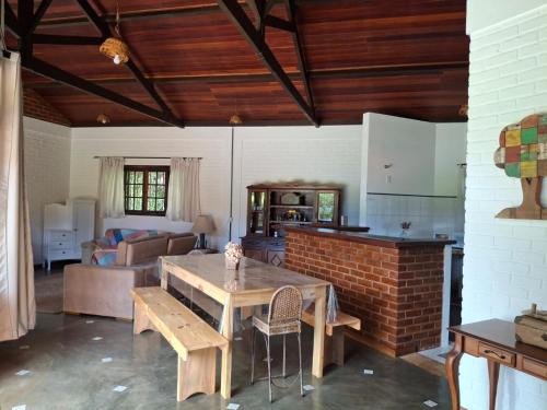 Passa Quatro House | Caminho da Toca