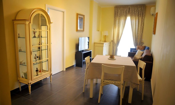 Naples City Centre Apartment | CAMPANA HOUSE CENTRAL STATION NAPLES