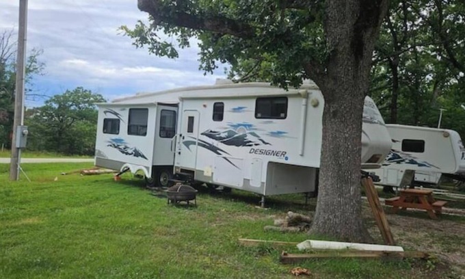 Dunnegan House | Camper 1 Jayco @ Heavens Ridge