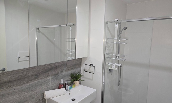 Camperdown Apartment | Camperdown one 08 Close to bus stop & SYD CBD easy