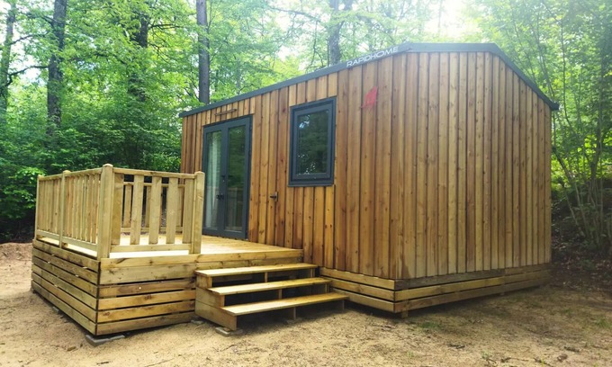 Saint-Gerons House | Camping Les Rives du lac Cantalès * - Cabin (without toilets) TITHOME 4 people