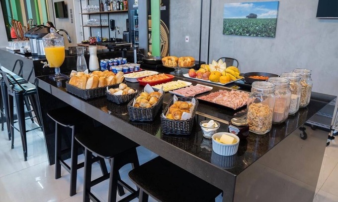 Paranapanema Hotel | CAMPOS DE HOLAMBRA INN