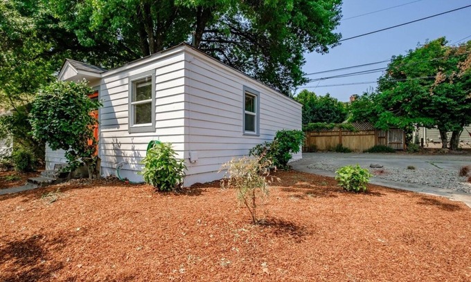 Corvallis House | Campus Cottage