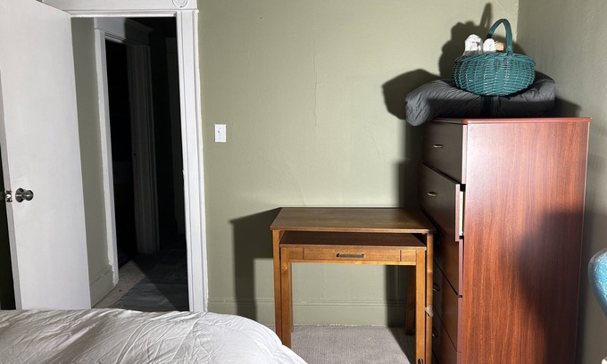 Baldwin House | Can easily sleep a large group of 15 guests 2 minutes to public transportation