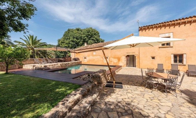 Buger House | Can Mir with Pool & Near Beach
