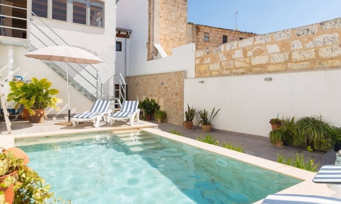 Sa Pobla Villa | Can Peret . Beautiful townhouse with pool in the interior of Mallorca
