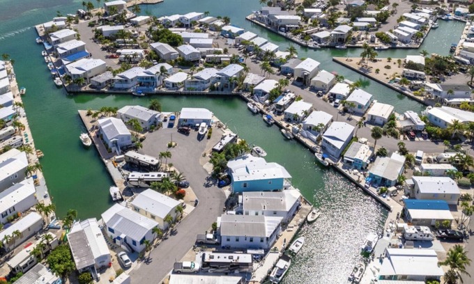 Cudjoe Key Resort | Canal front lot only. No house or RV. You need to bring your RV.
