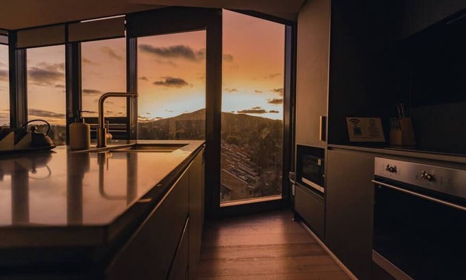 Reid Apartment | Canberra City Centre!Panoramic & Scenic View! 728