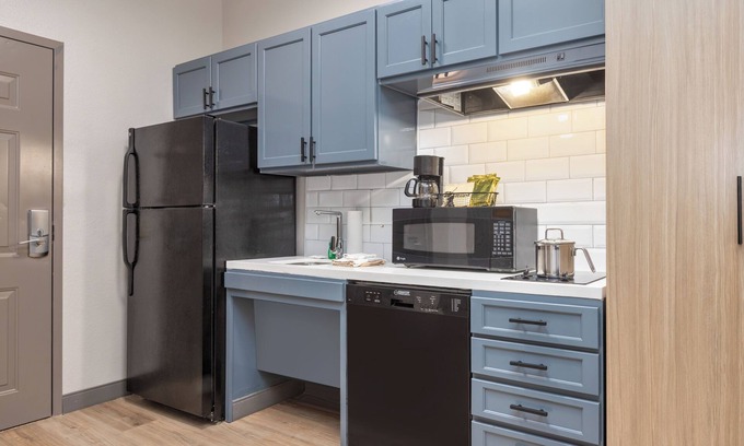 College Park Hotel | Candlewood Suites Houston (The Woodlands) by IHG