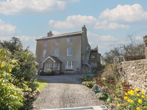 Brecon Apartment | Cantref House Top Floor