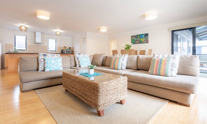 Cape Woolamai House | Cape Woolamai Family Beach House (Sleeps 16)