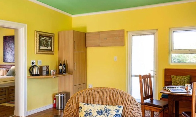 Helderberg Rural Cabin | CAPELANDS RESORT- Whitestone