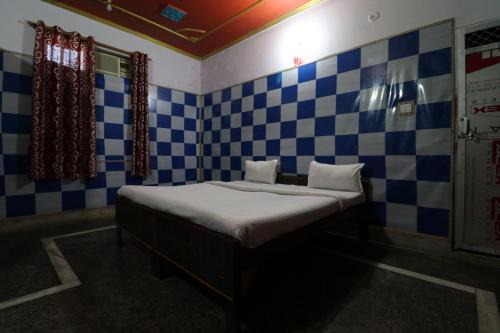 Raipur Hotel | Capital O Honey Hotel