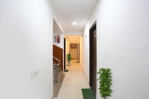 Gurugram Hotel | Capital O Ram Krishna residency near Artemis Hospital