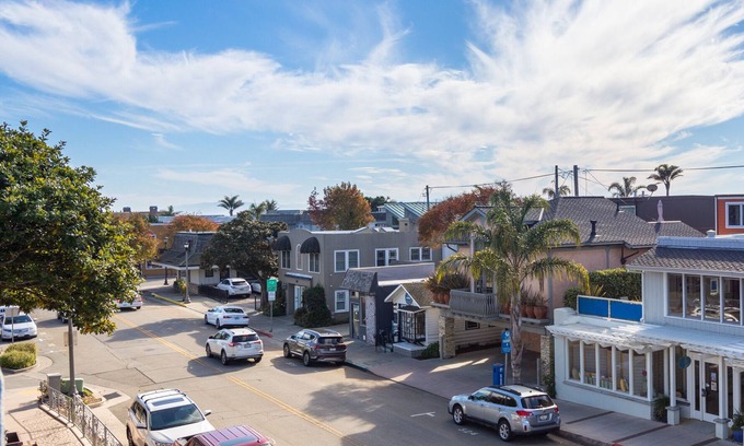 Capitola Condo | Capitola Sunrise by the Beach