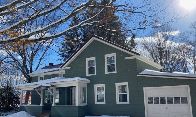 Northville House | Caps' Cozy Cabin of Northville Village