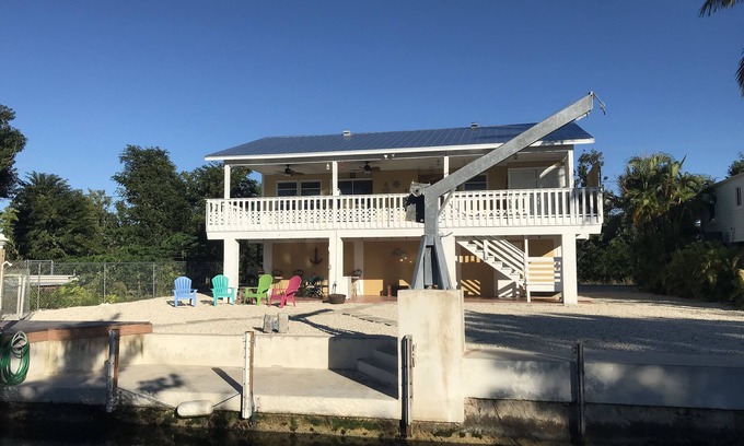 Port Pine Heights House | Captain D's Hideout - Beautiful waterfront home in the heart of a deer preserve