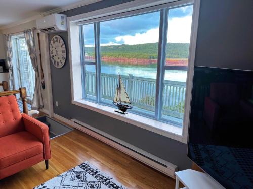Norman's Cove-Long Cove House | Captain's Suite @ The Homestead Oceanfront