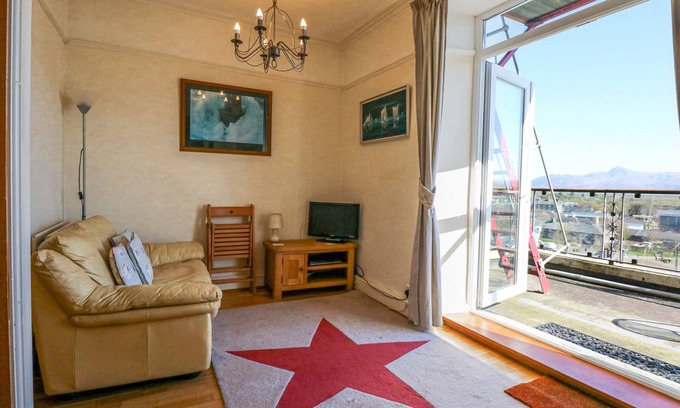 Porthmadog Cottage | CAPTAIN’S QUARTERS, pet friendly in Porthmadog