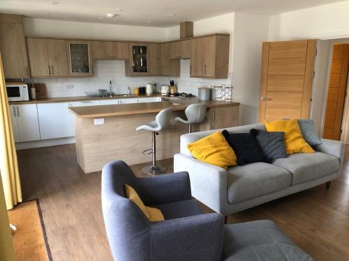 Mylor Churchtown Apartment | Captains Rest - Contemporary 4 bed apartment