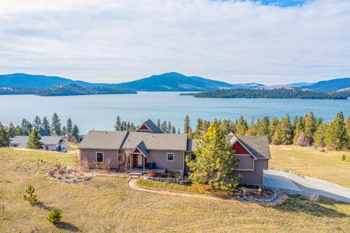 Dayton House | Captivating Dayton Getaway