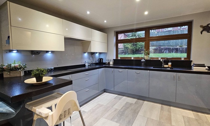 Brighton House | Carden Hill 4 Bedroom House
