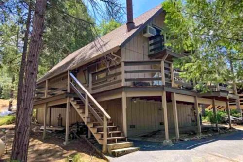 Groveland House | Cardinal's Nest