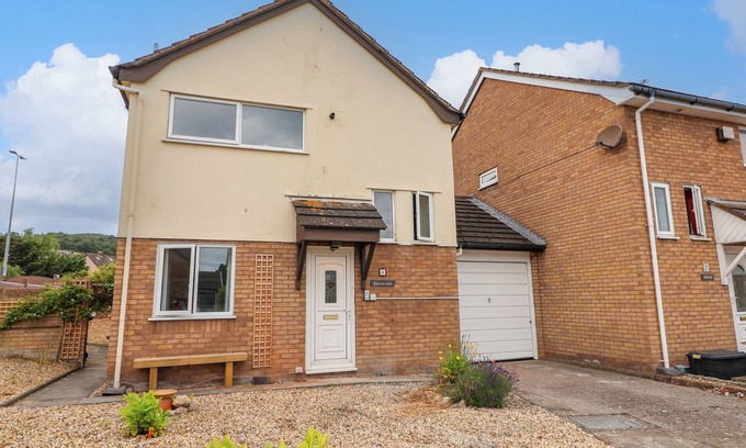 Llandudno Cottage | CARISBROOK, pet friendly, country holiday cottage in Llandudno