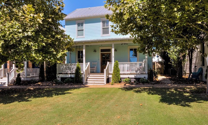 Eufaula Cottage | Carlton Landing! Spacious cottage right on Firefly Park!