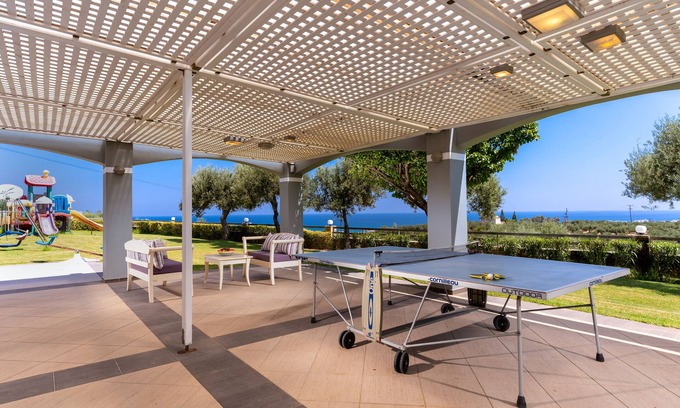 Adelianos Kampos Hotel | Carme Villas