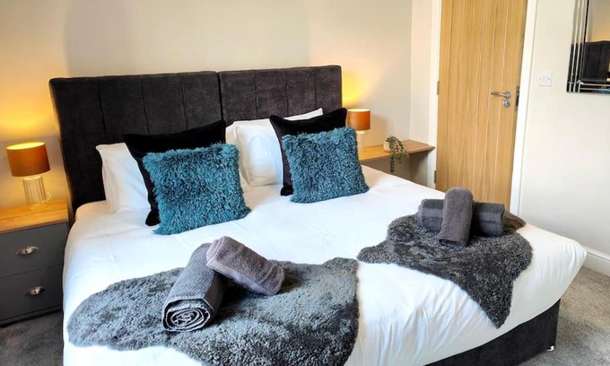 Carlisle Apartment | Carvetii - ANNE House Room 1 - Dbl bed Ground floor en-suite