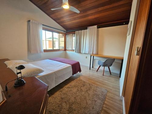 Itacorubi House | Casa 3 quartos no Itacorubi, Wi-fi 600 mega MV0967